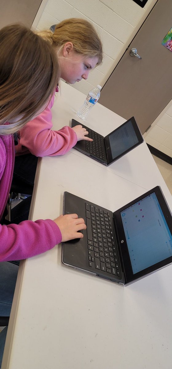 Stephanie Couey tweet media