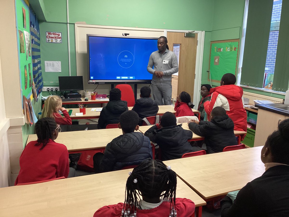 staugustinesNG3's tweet photo. Thank you so much ⁦@LeslieAyoola⁩ 🙏🏾
Inspirational Q and A school council session today.
We can’t wait for you to visit us again!
#Change
#SASC https://t.co/tPHxTlS8Eo