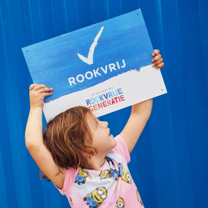 rookvrijegen's tweet photo. 🥳 Hoera: zojuist stemde de @2eKamertweets in met belangrijke moties op weg naar een Rookvrije Generatie! We roepen de regering op om zo snel mogelijk aan de slag te gaan met deze moties, zodat een Rookvrije Generatie sneller dichterbij komt ⤵️ #rookvrijegeneratie #rookvrij