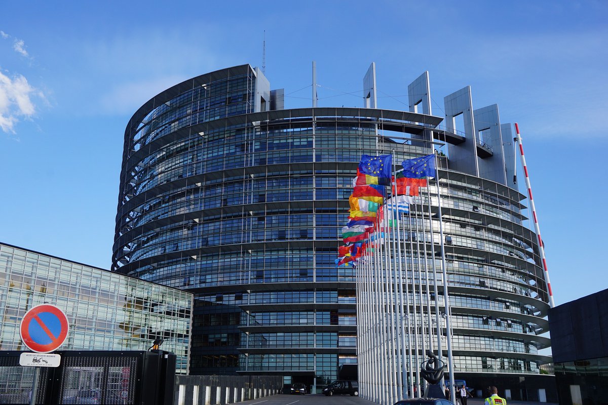 cepi_eu's tweet photo. 🏡 MEPs adopted today draft rules for a climate-neutral building sector by 2050 #EPBD 📌 CEPI will keep a close eye on further developments to make sure the right balance between ambitions and realism is achieved for a greener #buildingstock

👉 https://t.co/yo0piXZz5J https://t.co/HI44Rv53RI