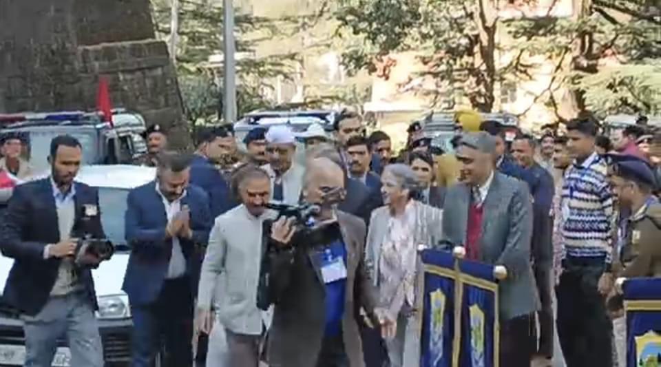 मुख्यमंत्री आदरणीय श्री सुखविंदर सिंह सुक्खू जी के साथ बजट सत्र के प्रथम दिन सदन की कार्यवाही में हिस्सा लेने विधानसभा पंहुचा।
#HP_Budget2023-24 #shimla