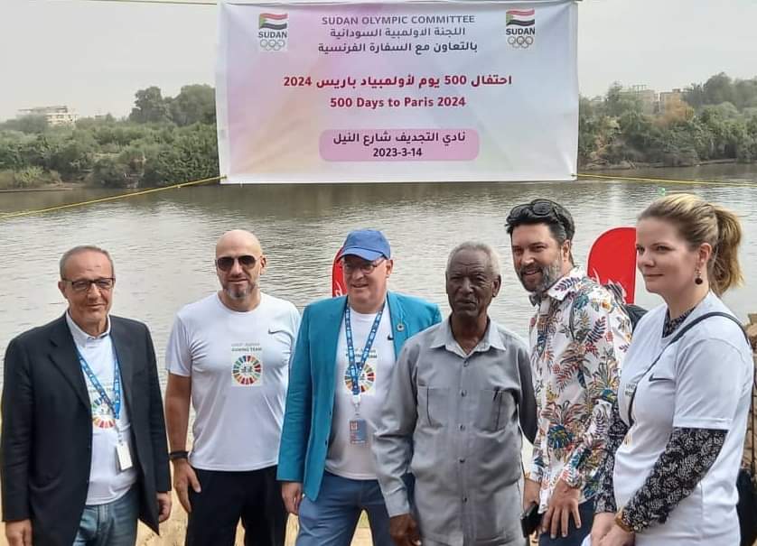 SlobodanTadic's tweet photo. The kick start of the
 "500 days to Paris 2024"  @UNDP_Sudan #RowingTeam supporting #Sudan  #OlympicCommittee and @FranceauSoudan together with Sudan #Rowing &amp; #Kayak Federation in bringing #OlympicRelay to #Sudan 🇸🇩
#Sport4Peace #EnRoutePourParis2024 
#Paris2024 🇫🇷
#Olympics https://t.co/cYyd5rFxxw