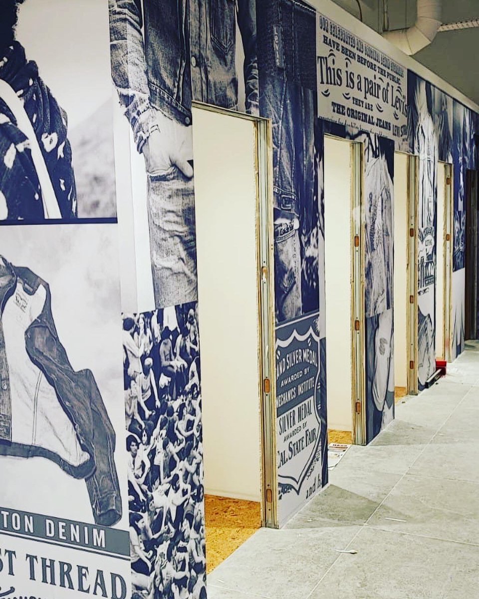 vvsltd's tweet photo. Installation of full wall vinyl graphics for @LEVIS Livingston, Scotland store #largeformatprinting #retailinterior https://t.co/iLfuXC2iWu