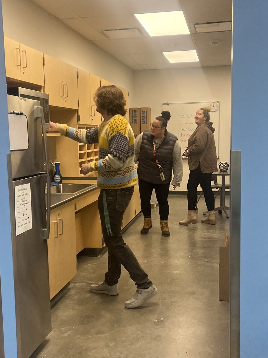 katie_enneking's tweet photo. Who knew hunting little rubber ducks would be so much fun?! Our week of shenanigans at WWIS is off to a great start! So much fun! The competitiveness of these Ts has us 🤣😂🤣 @slpreda @lisamiller_SHS https://t.co/LQEVvqe9h2