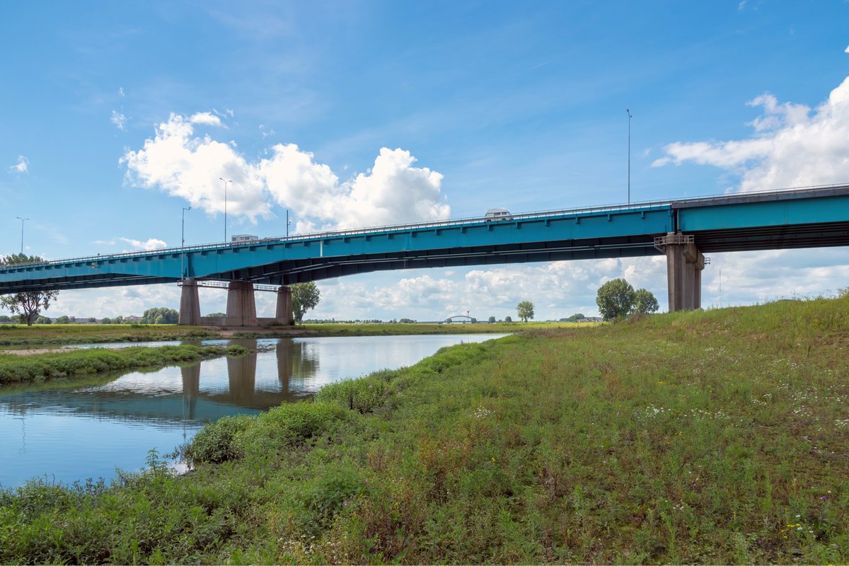 De vernieuwing en verbreding van de #A27 tussen Houten en Everdingen is voorlopig gegund aan ‘De Groene Waarden’ <a href="/BESIXOfficial/">BESIX Group</a>, <a href="/MobilisTBIinfra/">Mobilis TBI</a> @vGelderGroep <a href="/Mourikgroep/">Mourik</a>. Zo worden de files op traject Houten-Hooipolder aangepakt.👉bit.ly/3TjltEj