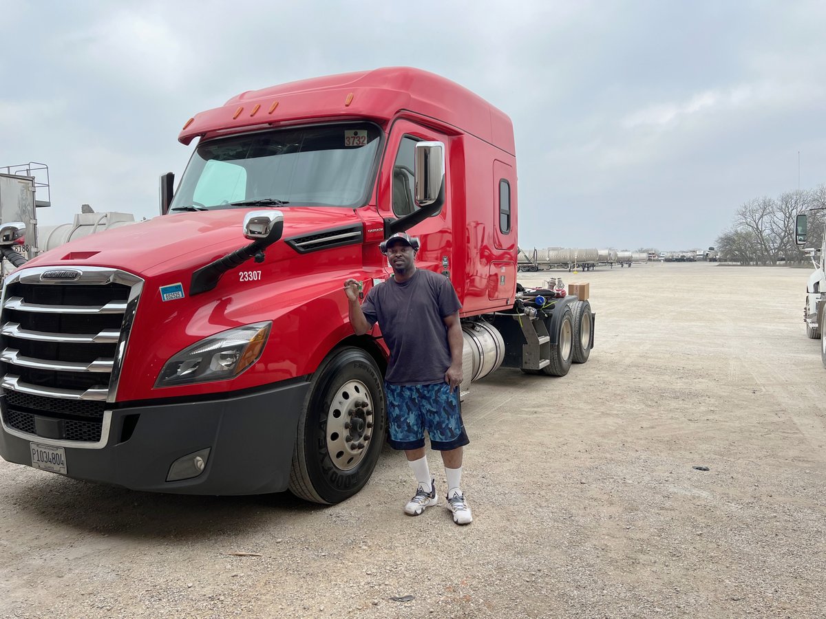 QualityCarriers's tweet photo. We are proud to welcome Dontavis Bailey Lease Purchase Program! 👏

#QC #TruckingIndustry #TransportationAndLogistics #Trucking #TruckingCompany https://t.co/LRwell7pOL