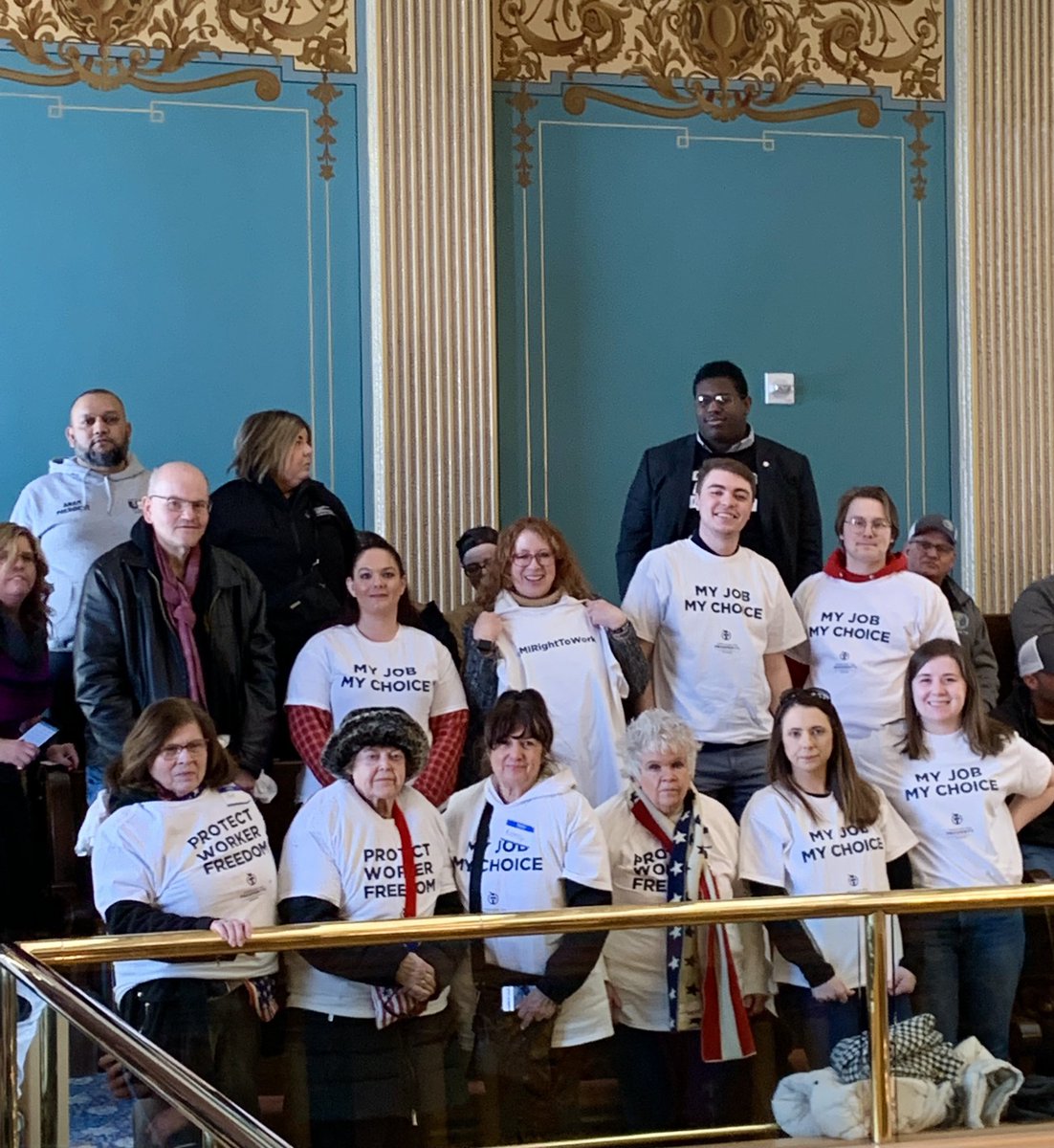 AFPMichigan's tweet photo. The #Michigan Senate is in recess, and the #RTW vote is still pending.
Some of our activists and volunteers are holding down the fort in the gallery and showing their support for #MIRightToWork 💪 @AFPhq https://t.co/4kHQc2MGo7