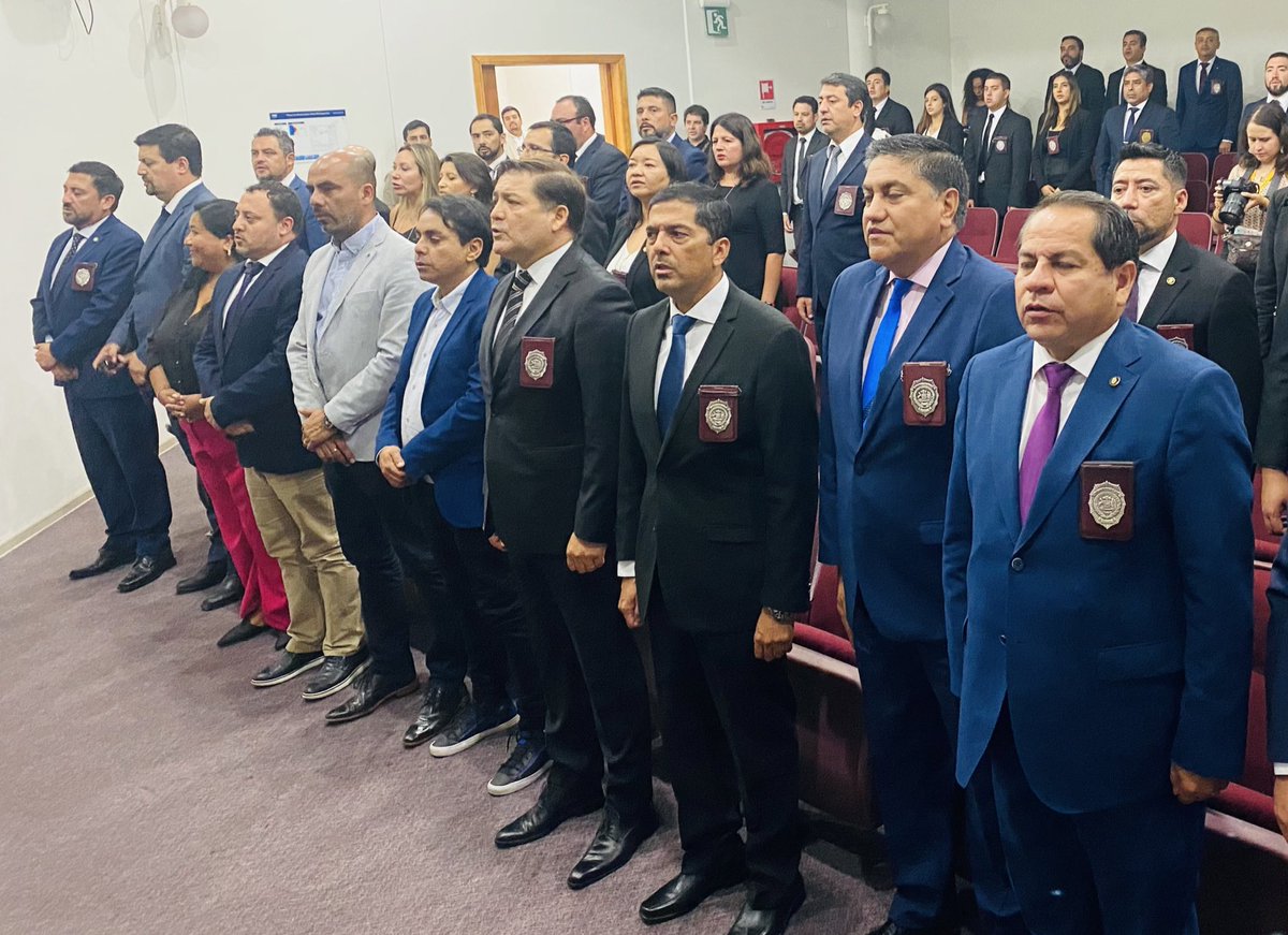 PDI_Arica's tweet photo. El jefe de la @PDI_Arica, prefecto inspector Rodrigo Fuentes encabeza junto a autoridades regionales e institucionales, de la ceremonia de reconocimiento a raíz del premio a la excelencia en el área Antinarcóticos obtenido en la #PoliceSummit de Dubái, por el Plan #MT0. https://t.co/px78y9EIy2