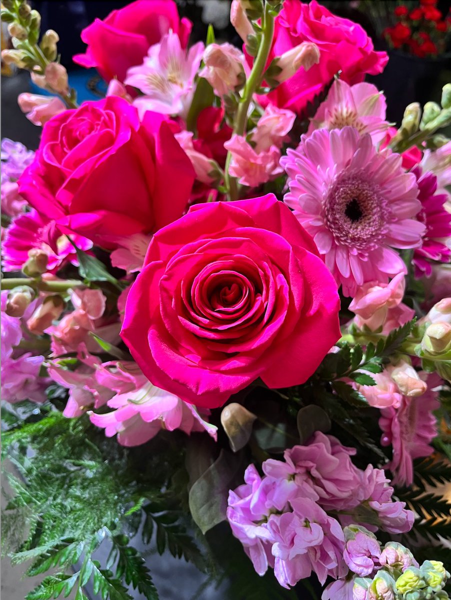givelovingly's tweet photo. Happy National Flower Month! 🌸💐🌺 Shoutout to all the Lovingly Momentmakers who use the magic of flowers to spread love and happiness. ❤️🌷 📷: Renton Flower Shop - Renton, WA
#NationalFlowerMonth #SpreadLove #FlowerPower https://t.co/yuQZYCPve0