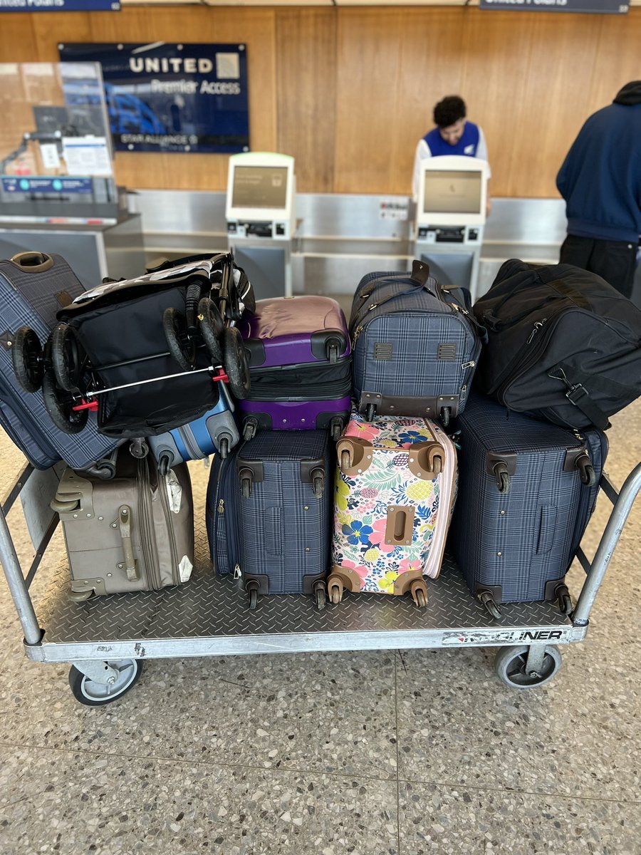 jaypaysol's tweet photo. When the Rodriguez Crew travel, we travel big. It takes a lot to keep this family going. Thank god for checked luggage and TSApre✅
#ExploreWithKids #TravelingWithFamily #TravelWithKids #FamilyVacation #FamilyTravelTribe #InternationalFamilyFun #YoungExplorersAbroad https://t.co/nVVnGL4raY