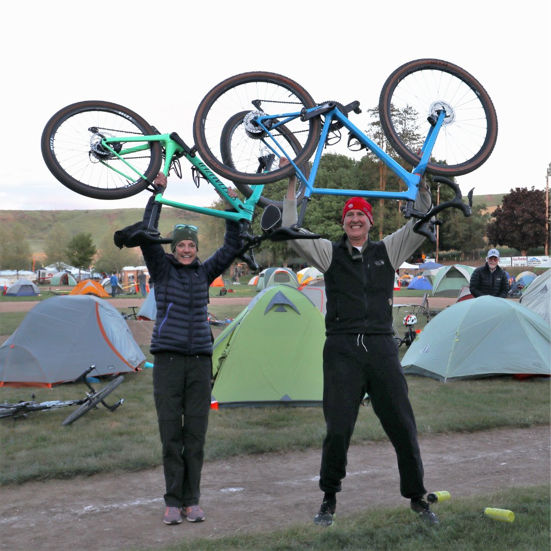 CycleOregon's tweet image. When the excitement is so strong, you can hold your bike above your head! Where is everyone's excitement level for this year's CLASSIC AND GRAVEL on a scale of 1 to 10? 😄 

#RideCycleOregon #CycleOregonClassic