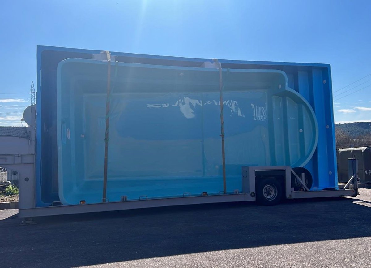 PiscinasMiguez's tweet photo. La lluvia nos da tregua y nos vamos a instalar estas dos nuevas piscinas👌Compostela 7 verde aguamar y Vigo 8 azul marino.
Estarán listas para poder abrir la temporada de verano 😎 ¿Y tú, a qué estás esperando?

#piscinasmiguez #piscinas #pool #mantenimientopiscinas https://t.co/6rZimJFX78