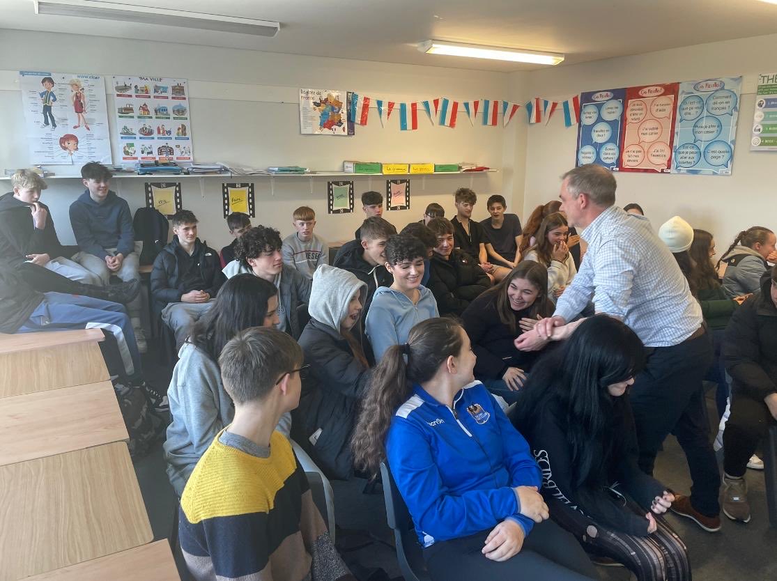 Col_Iognaid_SJ's tweet image. Thanks to ⁦@DarrenJCawley⁩ for a fantastic talk to the Transition Years today about Resilience and Wellbeing. 

The students got a lot from a very positive and engaging talk. 

#PeopleForOthers
