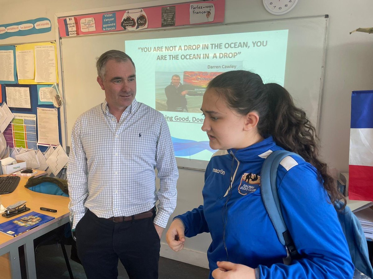 Col_Iognaid_SJ's tweet image. Thanks to ⁦@DarrenJCawley⁩ for a fantastic talk to the Transition Years today about Resilience and Wellbeing. 

The students got a lot from a very positive and engaging talk. 

#PeopleForOthers