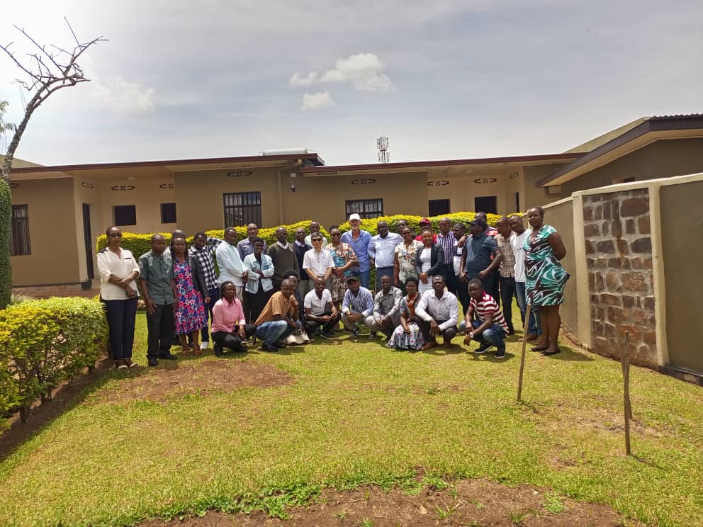 Today in <a href="/RwamaganaDistr/">Rwamagana District</a>, the Deputy Director General for Animal Resources Development, Dr <a href="/solangeuwituze/">Solange Uwituze</a>, officiated a 4-day training session on standard operating procedures(SOPs) for fish hatchery in Rwanda.