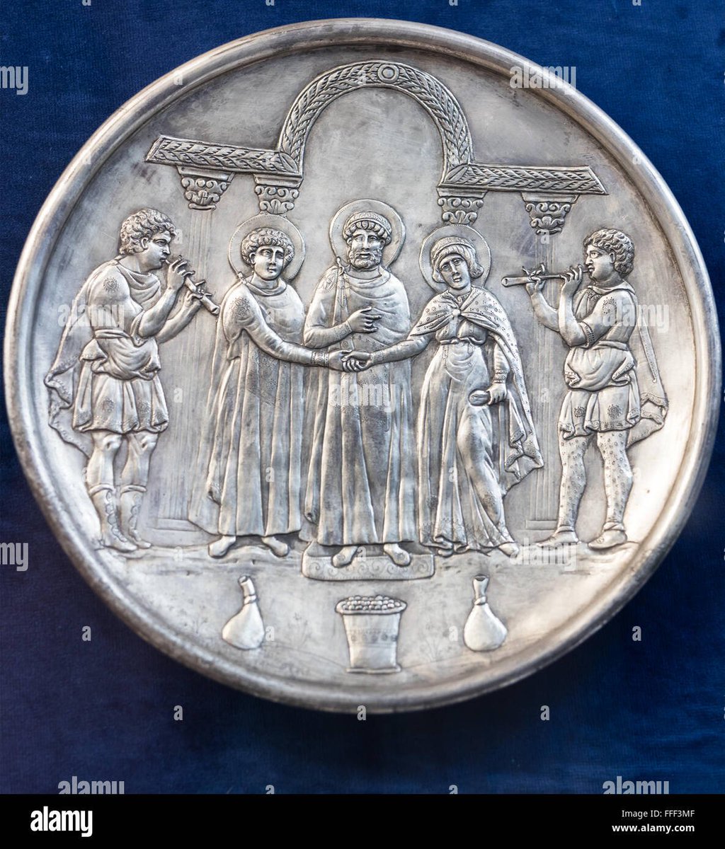 Learn_Recorder's tweet image. The Marriage of David (629–630), embossed silver dish, 27.6 cm in diameter. Nicosia, Cyprus: Archaeological Museum, Inv. J452.
#recorder #art  #antiquity #earlymusic #LearnRecorderOnline #BAROQUE #Israel #renaissance #middleages #iconographie