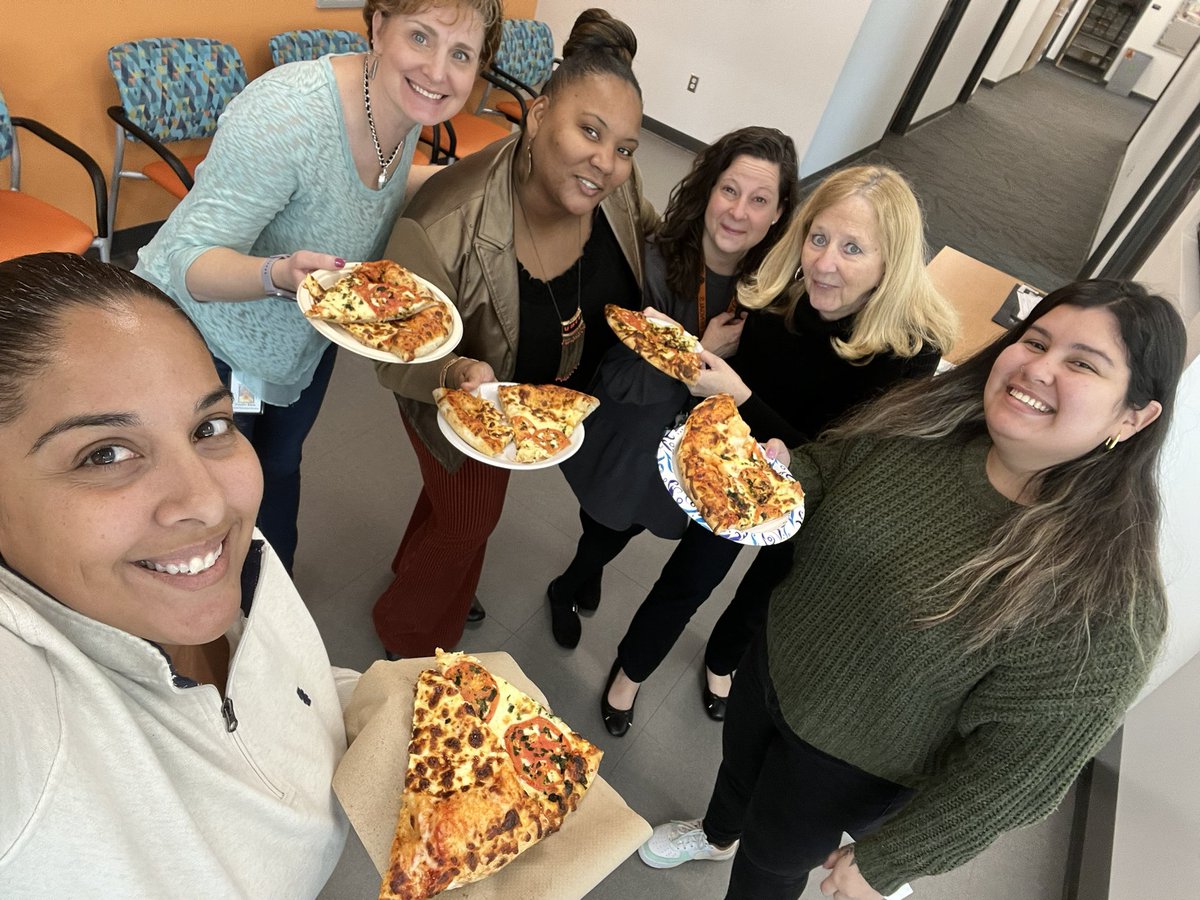 FuquayVarinaHS's tweet image. 3️⃣•1️⃣4️⃣ 
#HappyPiDay from the Front Office Team 🫶🏼
#PiWorks #PiTown #BengalNation