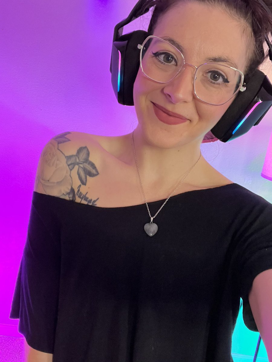 EarthToBreLive's tweet photo. 🚨 LIVE 🚨 I am so excited to play more Final Fantasy X today. GET IN HERE 😬 https://t.co/FjQB64IBba