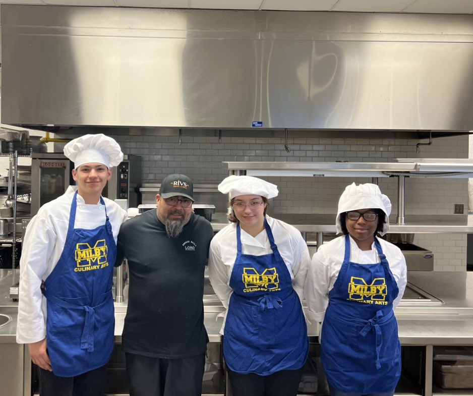 CulinaryMilby's tweet photo. Proud of our #milbyculinary team for making it to the Top 10 in the #NASAHUNCH culinary competition. Congrats to #Brazoswood High school as well. https://t.co/GHoGn6CEj9