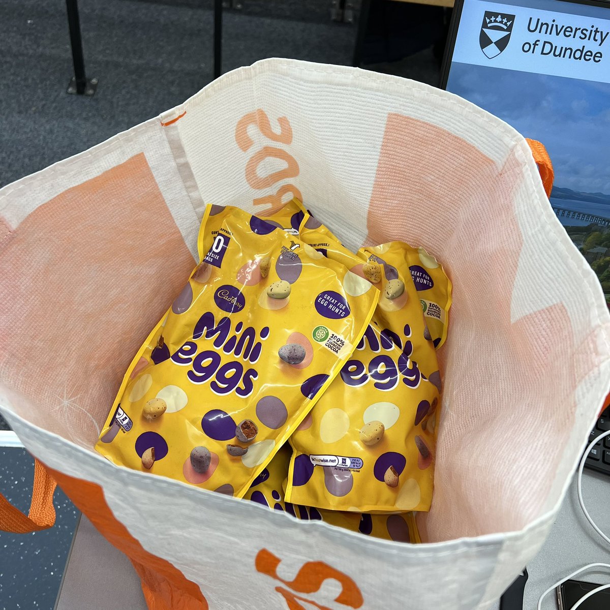kompokleen's tweet photo. James Brown said “Papa’s Got a Brand New Bag” today @andrewburnett has a @migros bag full of mini eggs :D https://t.co/23fg6y3sGc