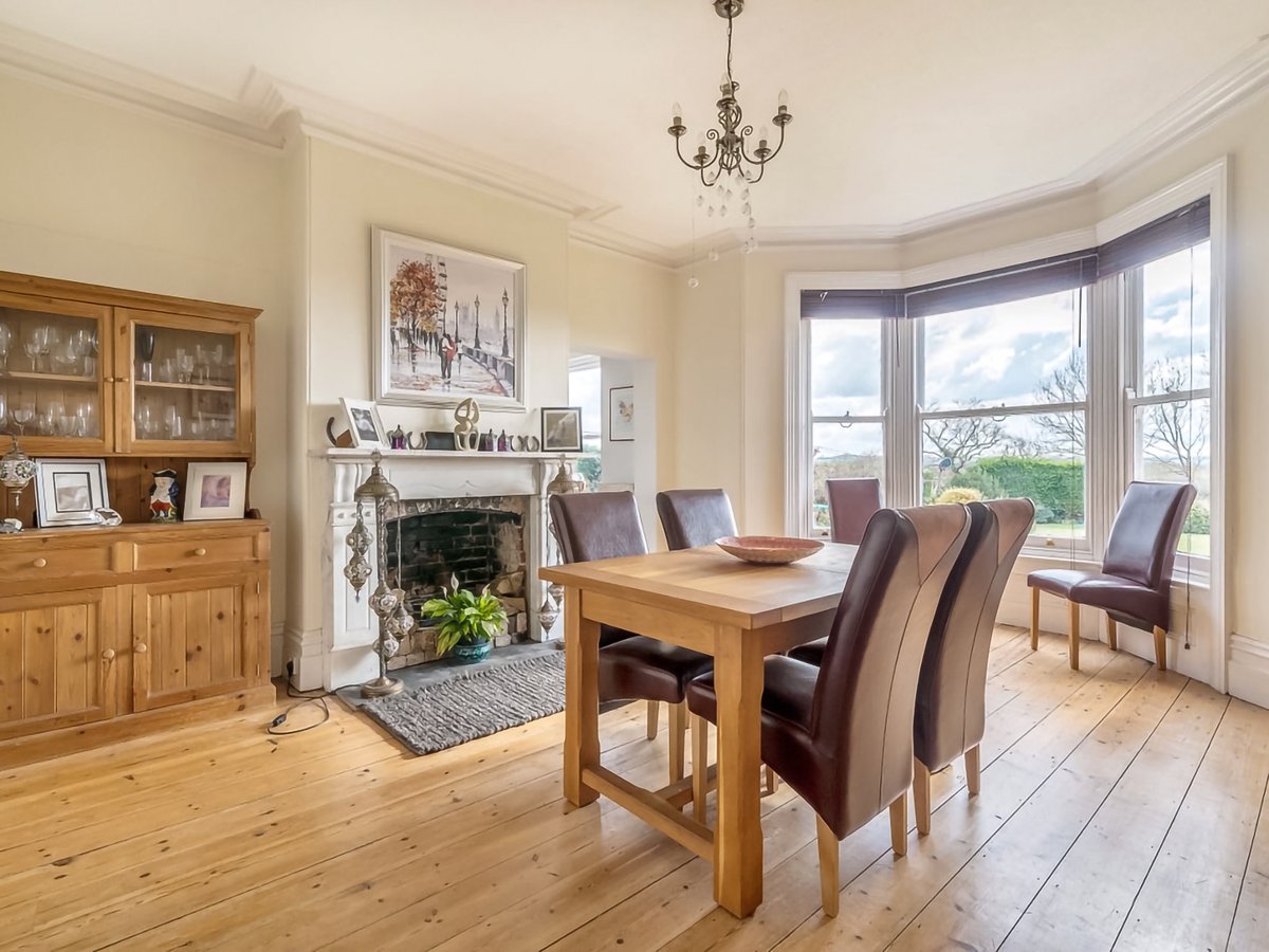 StacksProperty's tweet image. All this for £700k - 2,726 sq ft | 0.82 acres 
Buying the main portion of a #largehouse can be a great result. All of the #lifestyle, location &amp;amp; space for a fraction of the price, &amp;amp; you’re sharing the upkeep too.  - Nick Cunningham, Stacks Devon &amp;amp; #Somerset.  
On with @symsam