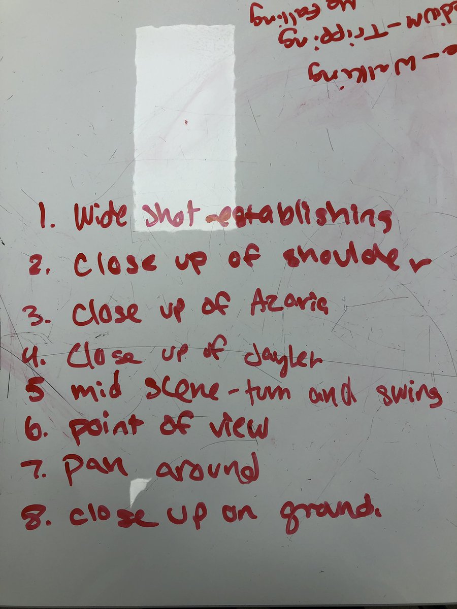 MFSdianaday's tweet image. Design your own shot sequence - plan, shoot, edit, all in one class period (love whiteboard tables!) #introvideo @mfsfox