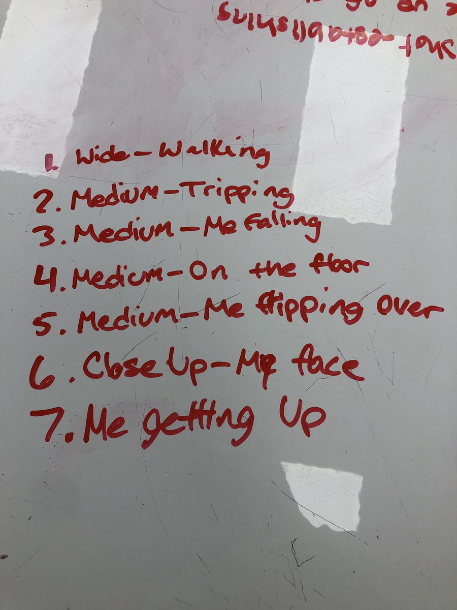 MFSdianaday's tweet image. Design your own shot sequence - plan, shoot, edit, all in one class period (love whiteboard tables!) #introvideo @mfsfox
