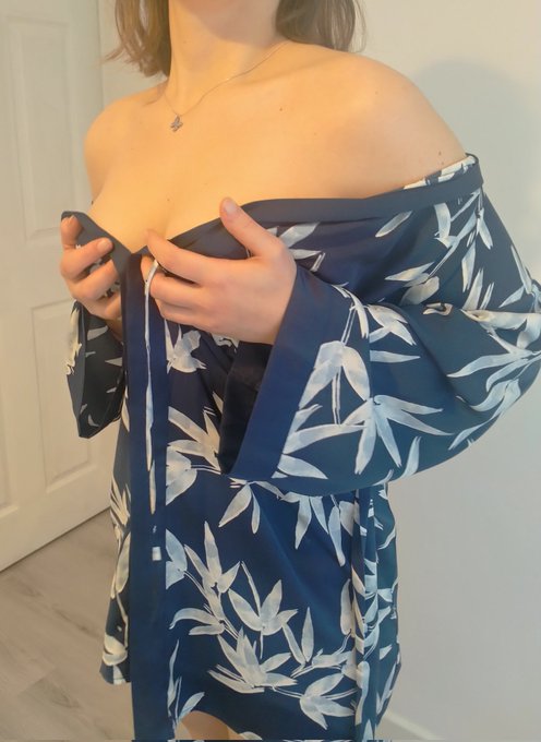 I like to feel the silk overy body...😘 🔥🍑  Check my Onlyfans and subscribe for free  https://t.co/VywXMROQCQ&hellip;  #nudes<a href="/tag/lingerie"class="tags"><span>#lingerie</span></a><a href="/tag/fitness"class="tags"><span>#fitness</span></a><a href="/tag/porn"class="tags"><span>#porn</span></a><a href="/tag/horny"class="tags"><span>#horny</span></a><a href="/tag/bigdick"class="tags"><span>#bigdick</span></a><a href="/tag/rates"class="tags"><span>#rates</span></a>