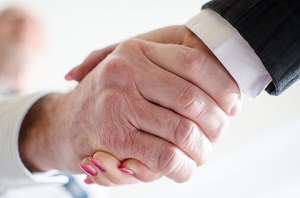 TheVoiceLady's tweet photo. Does Your Speaking Voice Match the Confidence of Your Handshake?  #voice https://t.co/wT7wVm8Ru9 https://t.co/QQeHx7etuC