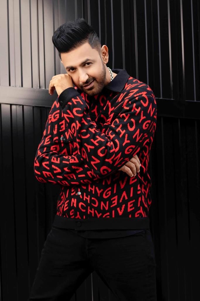 Catchpandian's tweet photo. #Gippy #GG #GGWorld #JasminBhasin #GippyGrewal ஒரு நடிகராக ஜிப்பி க்ரோவல் அவர் முற்றிலும் கடின உழைப்பாளி ஆனால் ஒரு தயாரிப்பாளராக அவர் ஒரு ரத்தினம், அவரது தயாரிப்பு நிறுவனம் உருவாக்கும் உள்ளடக்கம் காவியமானது https://t.co/Kpxw0phuhW