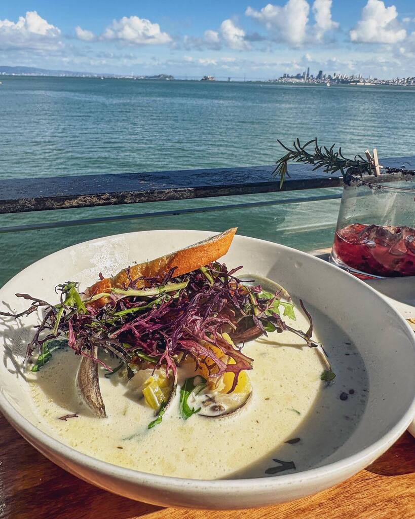 coco_kendall's tweet photo. Every time I head across the Golden Gate Bridge for a hike I always head to Sausalito for lunch. Barrel House Tavern is my favorite go to stop for that! If we’re lucky enough to have a gorgeous day and available outdoor seating that’s where you’ll find m… https://t.co/NCPpRhpgym https://t.co/DND3v3GWQ7