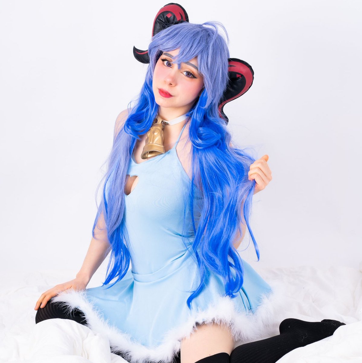 pandebarraw's tweet photo. No uso casi twitter pero dejo por aquí una foto de mi último cosplay y otra de mi perro porque le quiero mucho #cosplay #GenshinImpact #GenshinImpactcosplay https://t.co/4LCJ4WnBj3