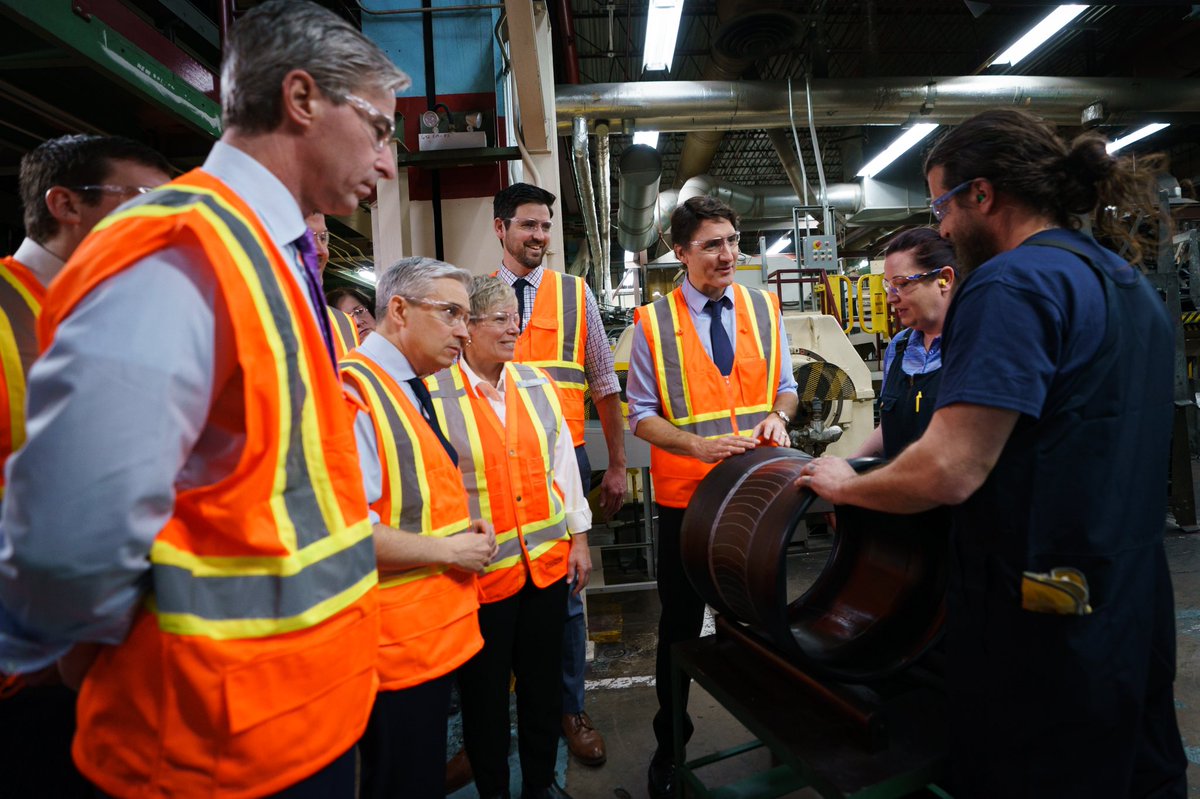 Justin Trudeau tweet media