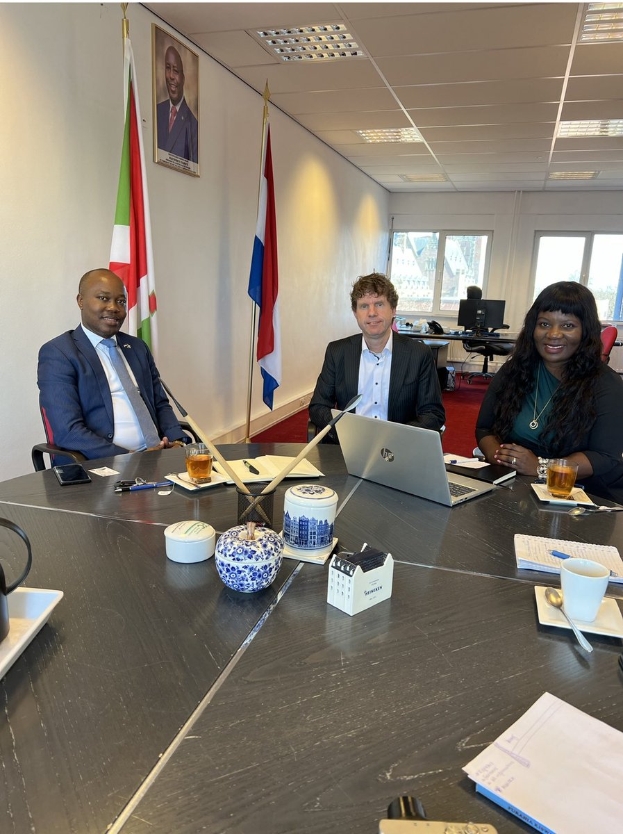 gamankurunziza's tweet photo. Ce matin j’ai eu un entretien fructueux avec Mr Wilbert Hilkens et Mme Patience Chindong,représentants de @EuroAfriLink ,spécialisé ds les lobbying des marchés des produits agricoles et la certification de ces derniers ds les Pays de l’Union Européenne.
@MAEBurundi 
@NtareHouse https://t.co/xG15SUFDUA