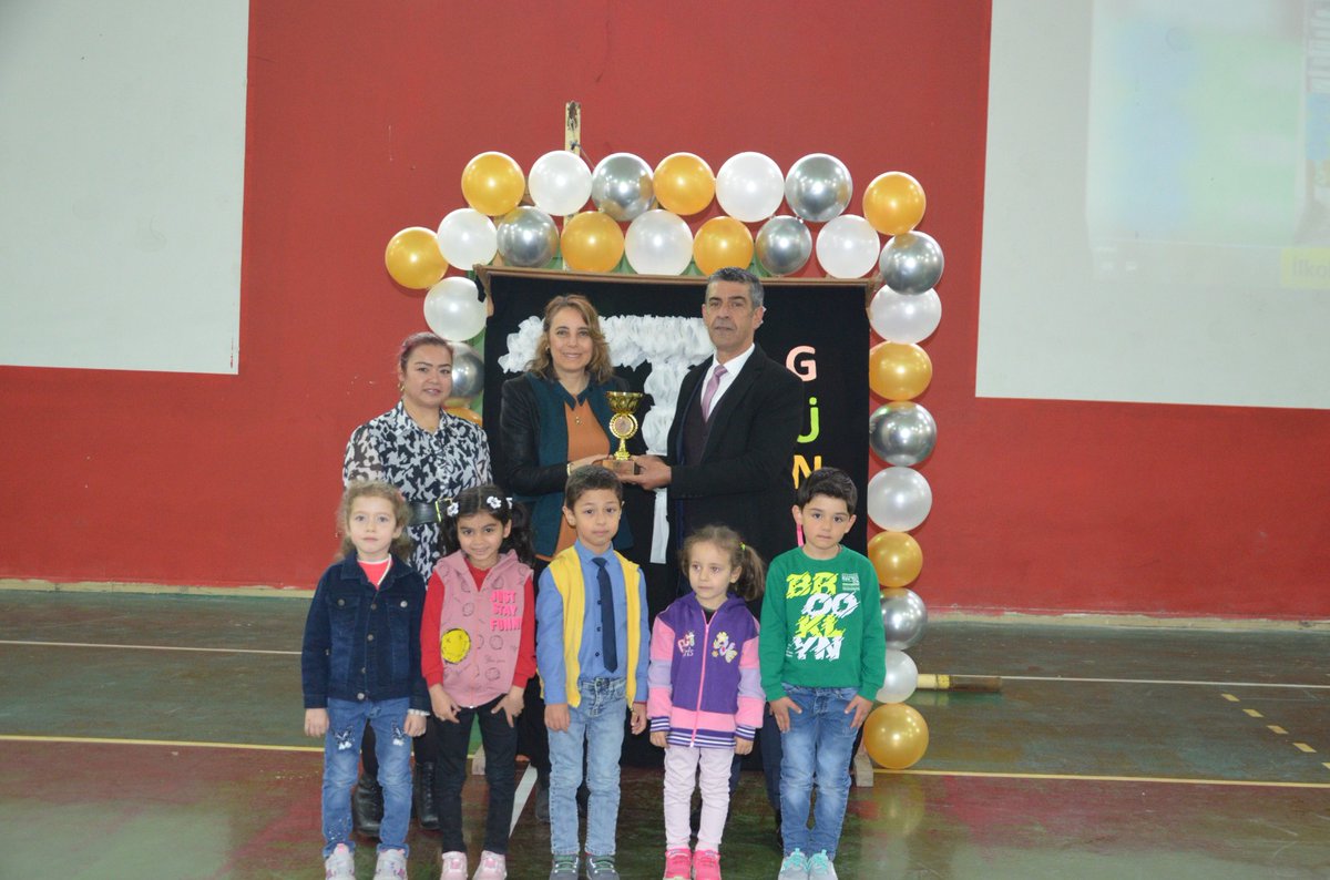 SebilI's tweet photo. Okulumuz Matematik Panosu yarış masında  ilçe birincisi oldu. https://t.co/TN1Svt976T