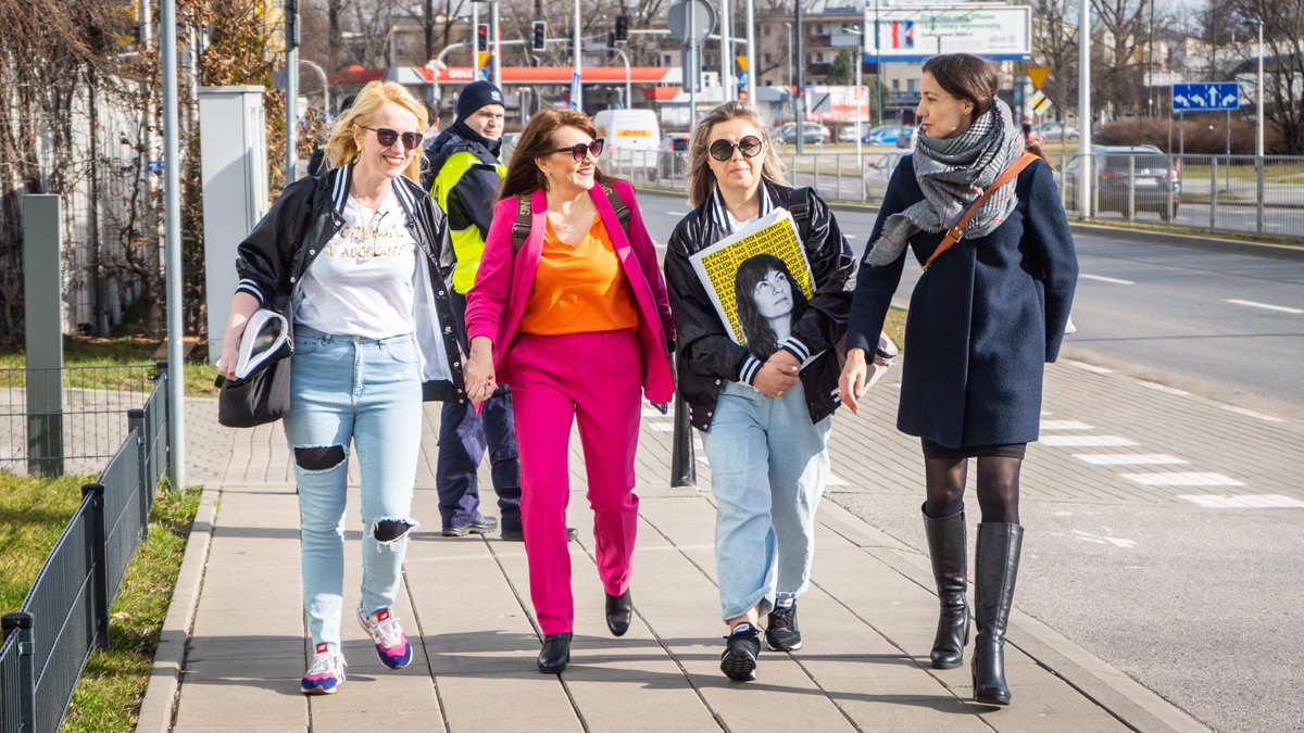 KotulaKat's tweet photo. Polish court convicted Justyna Wydrzyńska a human rights activist of illegally providing abortion pills and sentenced her to eight months of community service verdict. Justyna was sentenced for helping a woman in access to abortion. Justyna does not feel guilty. #LikeJustyna https://t.co/DhqmCbflSE