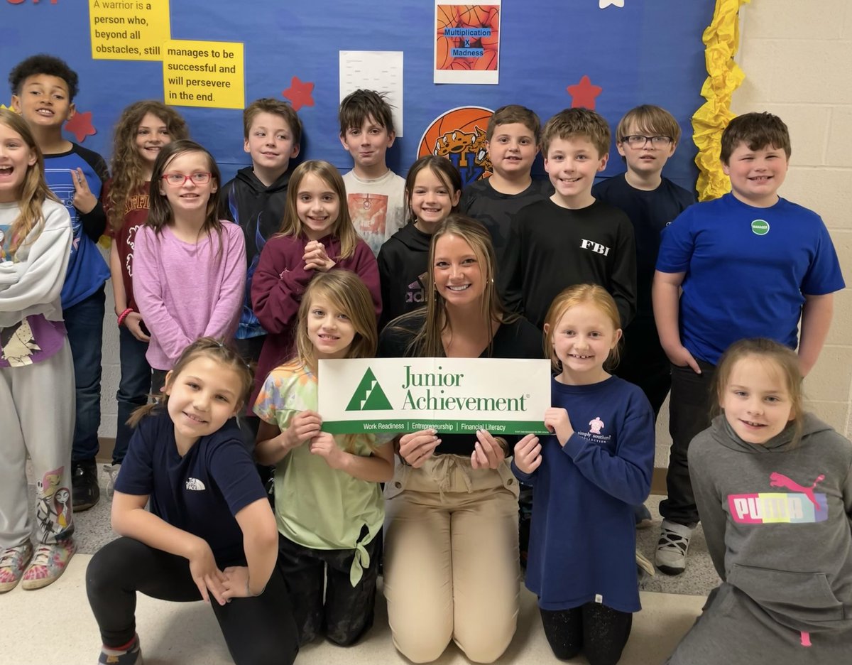 The_Cox_Group's tweet photo. Last week WSI had the wonderful opportunity to go to West Elementary School in Mount Vernon, Indiana and teach young people in our community about money, families, and businesses. Thank you to @Jaswin1964 and West Elementary for making this possible. What a great program! https://t.co/5ZuHB5Sxqm