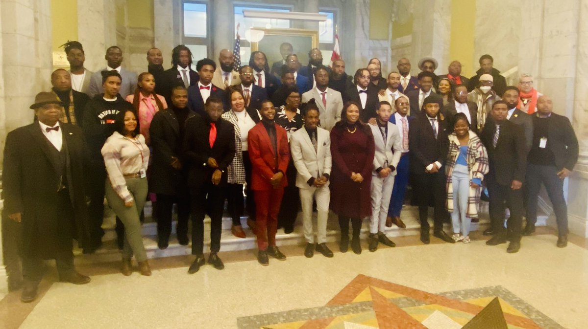 The absolute best part of my day! Hearing and learning from the <a href="/ONSEDC_/">DC Office of Neighborhood Safety & Engagement</a>  Pathways graduates. Committed to transforming their lives, their communities and serving as Peace Ambassadors 🧡 #endgunviolence