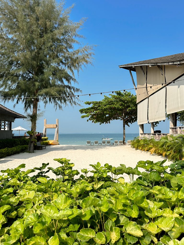 offtography's tweet photo. ��กาะเสม็ดวันนี้ https://t.co/InmvC1bWPl