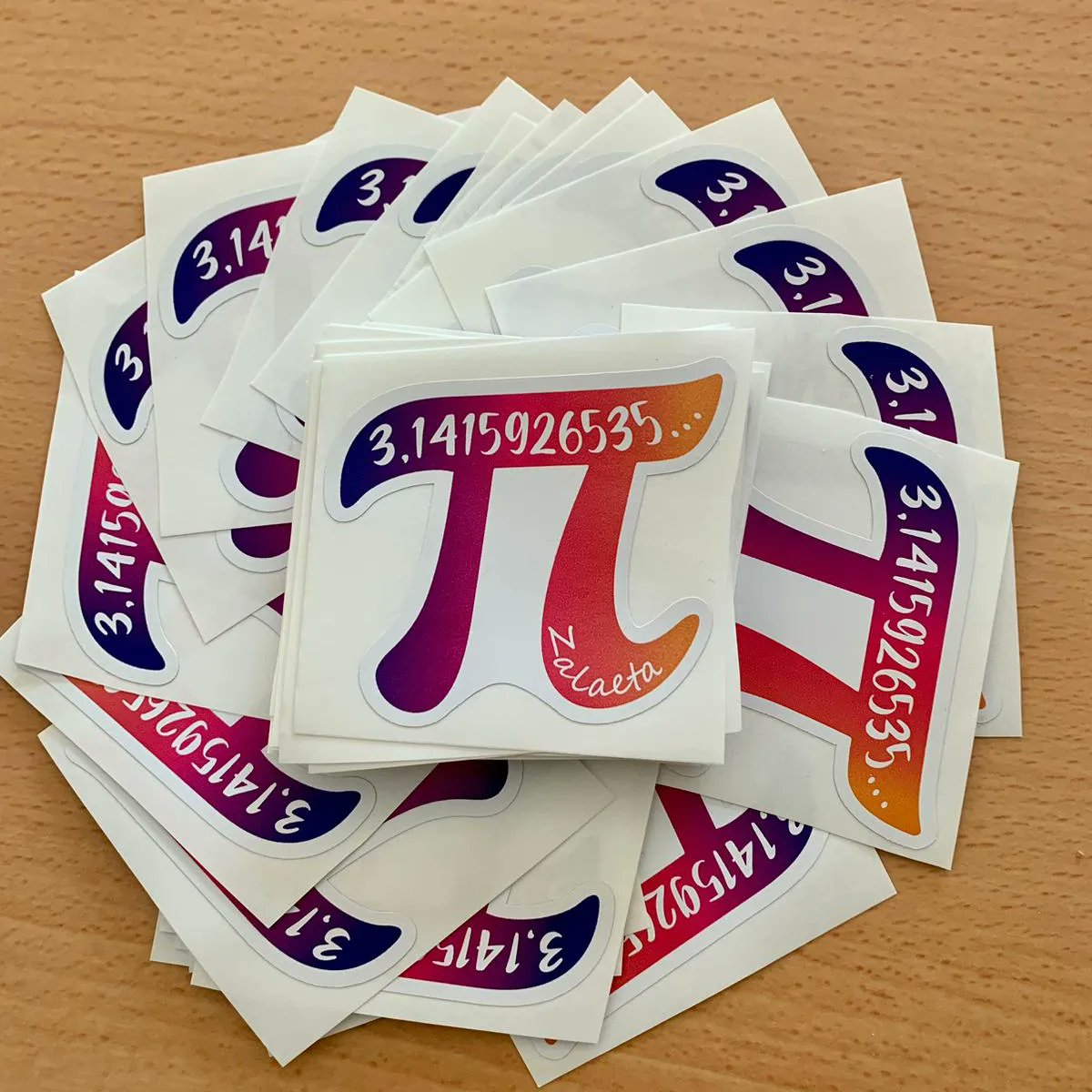 TecnoZala's tweet photo. E chegou o día!!
Hoxe tod@  o alumnado instituto levará un recordatorio deste día tan especial 🎉
Día internacional das matemáticas.  #Mathematicsforeveryone #piDay2023 #STEAM 
#poloscreativos https://t.co/maQ9PSrNr7