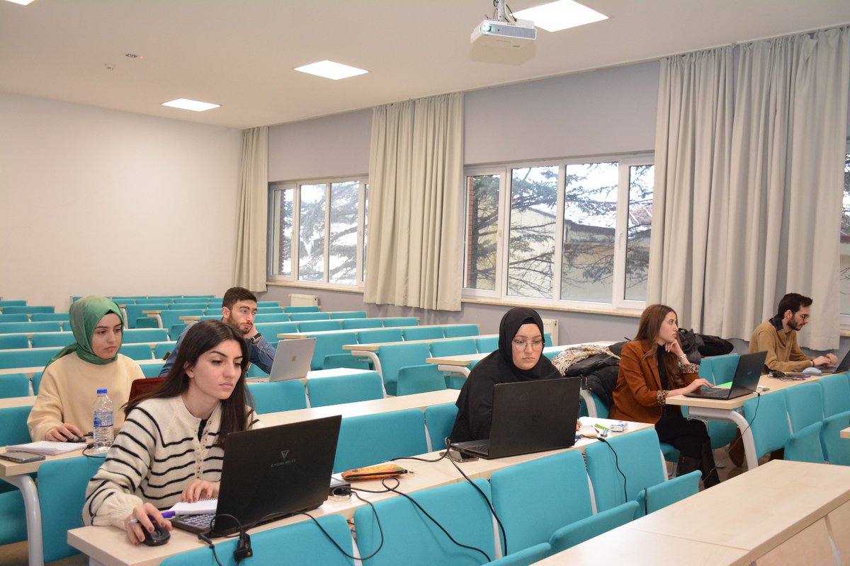 arsemakademi's tweet photo. Prof.Dr. Selim YILDIRIM hocamız tarafından verilen R ile Ekonometri eğitimimizden kareler.

#arsem #arsemakademi #araştırmaseminerleri #anadoluüniversitesi #bistlab #anadoluüniversitesiibf #R #ekonometri https://t.co/Y98voODPnM