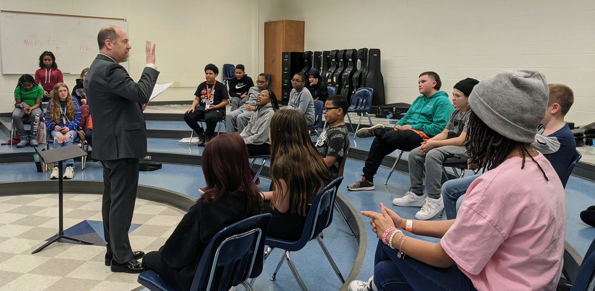 WM_Choir's tweet image. Students at Stevenson MS had the opportunity to work with Professor Joel Moore from Olivet College to prepare for Choral Festival next week!