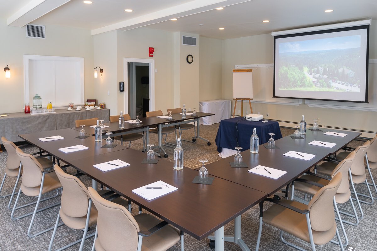 Do you prefer a traditional boardroom, or a more unique setting like our Pine Loft? 

Contact us to learn more about our venues and corporate event/retreat offerings! 

crossingexperience.ca 
Info@crossingexperience.ca

#corporatevenue #meetingspace