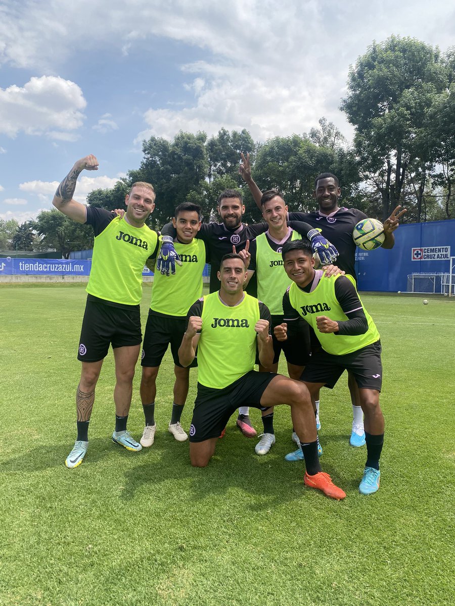 CruzAzul's tweet photo. 🏆🥇⚽️ https://t.co/whp45PGBd5
