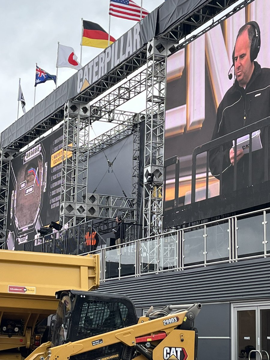 YoungerJW's tweet photo. After years of hearing about #CONEXPOCONAGG - it certainly is impressive. https://t.co/iK8ELmu1qC