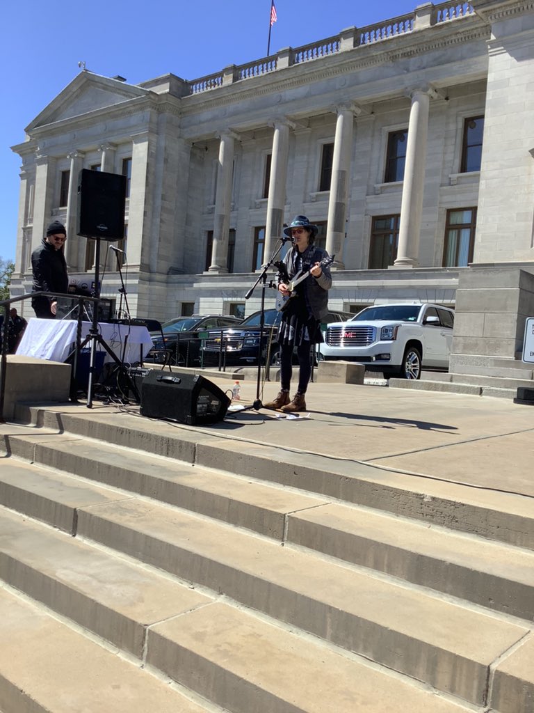DRArkansas's tweet image. Thank you @RelativelyRobin for closing out the Rally today!
#AdvocacyTakesAction #PieDay2023 #DDAM2023 #arleg #arpx