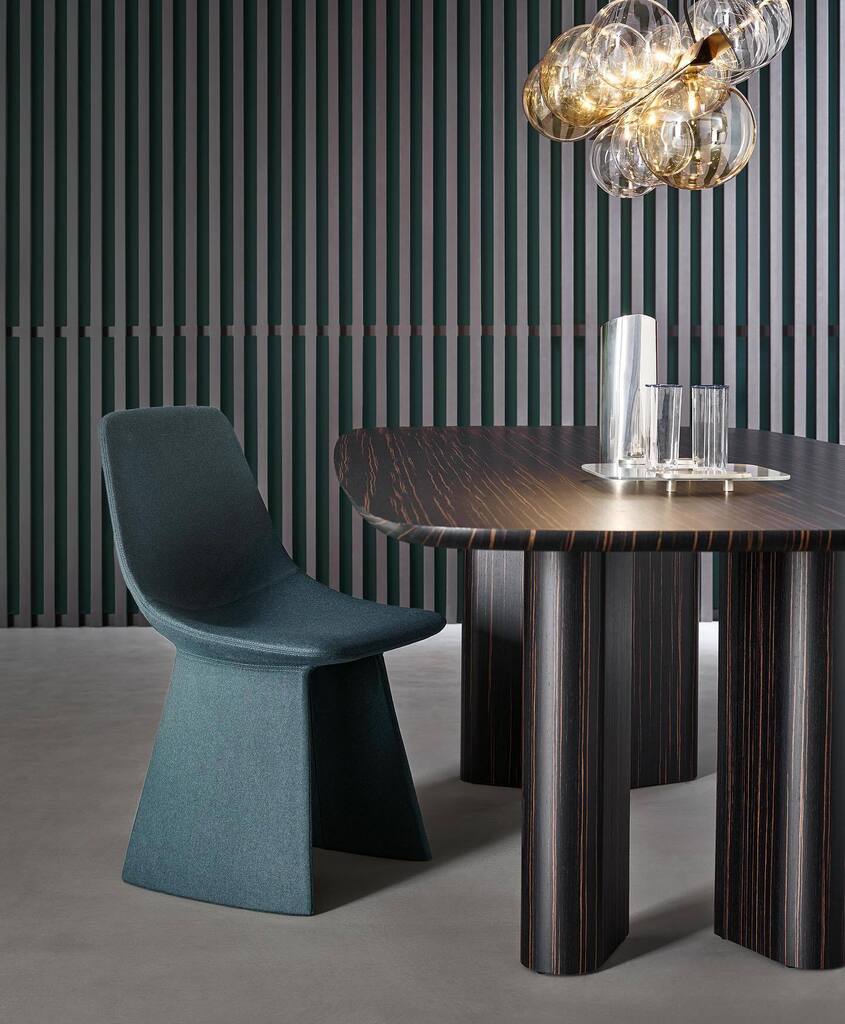 arravanti's tweet photo. The Agea chair from @bonaldospa is characterised by the striking legs
rooted to the ground, as if to leave their mark in the space where they are placed. The legs support the
padded body like two counterforts, giving the seat stability, charm, and an ess… https://t.co/aM9hXDVD2g https://t.co/8bVdrXwZdw