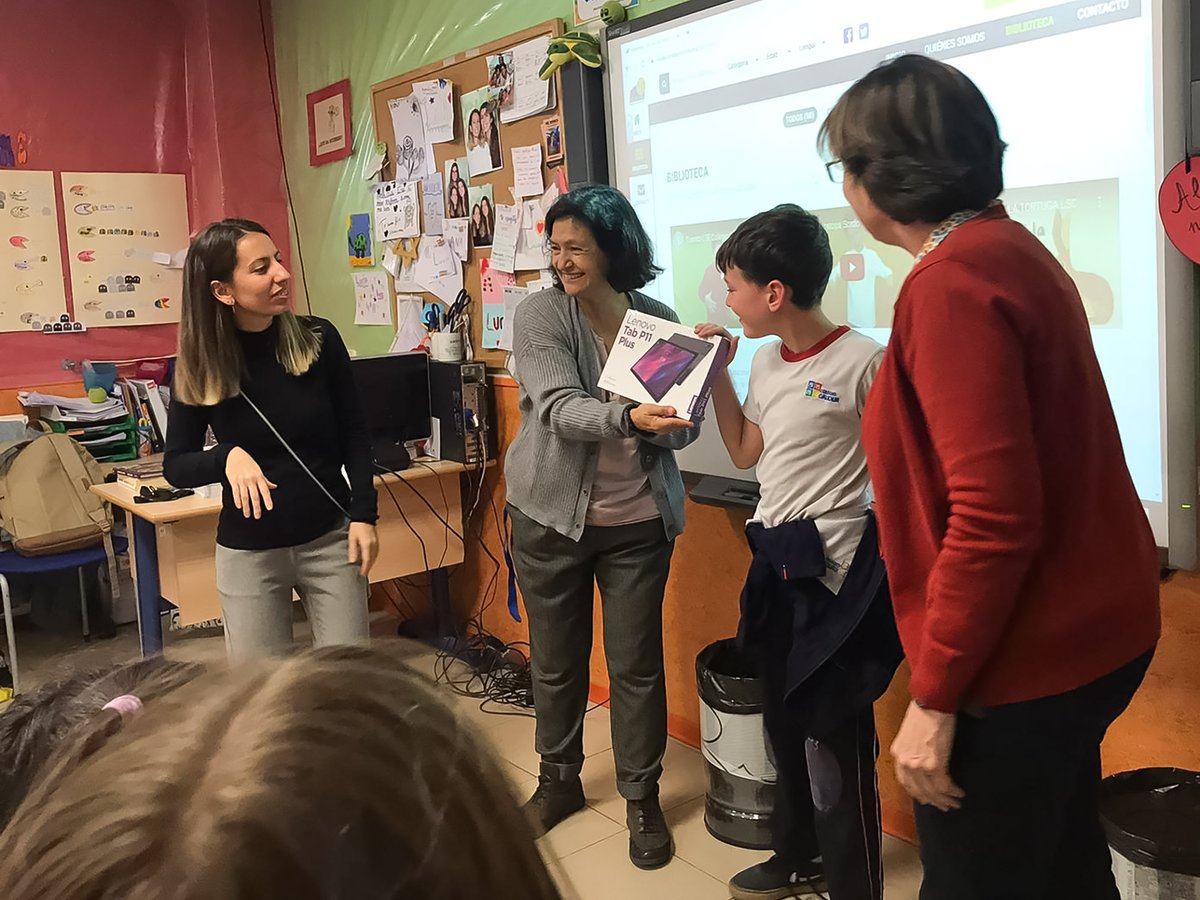 ColegioGaudem's tweet photo. La @FundacionCNSE ha entregado los premios del concurso estatal de cuentos en lengua de signos, siendo nuestro alumno Pablo el ganador del primer premio 🥇

El concurso ha sido posible gracias a @culturagob y de @Fundacion_ONCE ✌️

#ColegioGaudem > #UnProyectoSingular https://t.co/ANb0hJUVC7