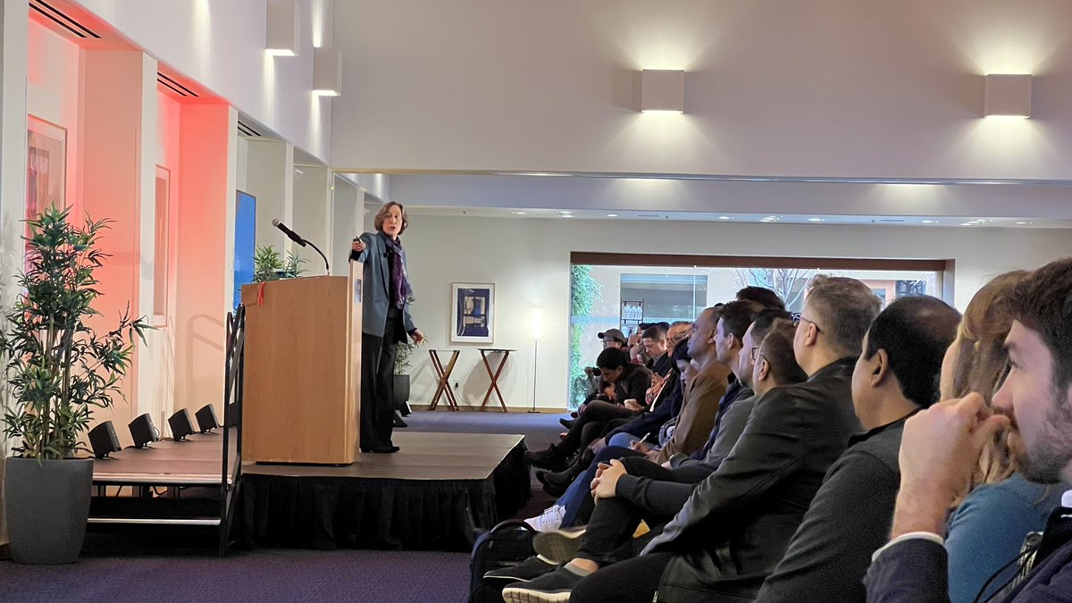 julianachyzhova's tweet photo. Honored to be listening to @tseelig live today at @StanfordGSB as a part of the #Me2We event as a part of my #StanfordLEAD program

I’m infinitely impressed with my teachers and classmates here. They’re the ones who make this experience so special https://t.co/6nJUZYDjFS