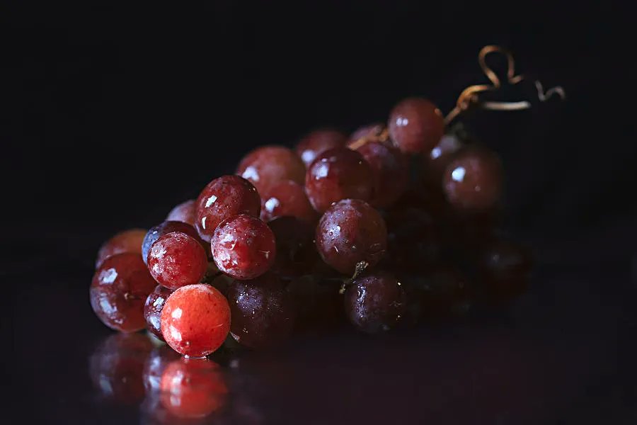 Red Grapes #photography #StillLife #grapes #Fruit #foodphotography #KitchenArt #KitchenDecor #BakeryArt #RestaurantArt #WallArtforSale #BuyIntoArt  #AYearForArt  #SpringIntoArt   

Get Prints here, mikeandangela-murdock.pixels.com/featured/red-g…